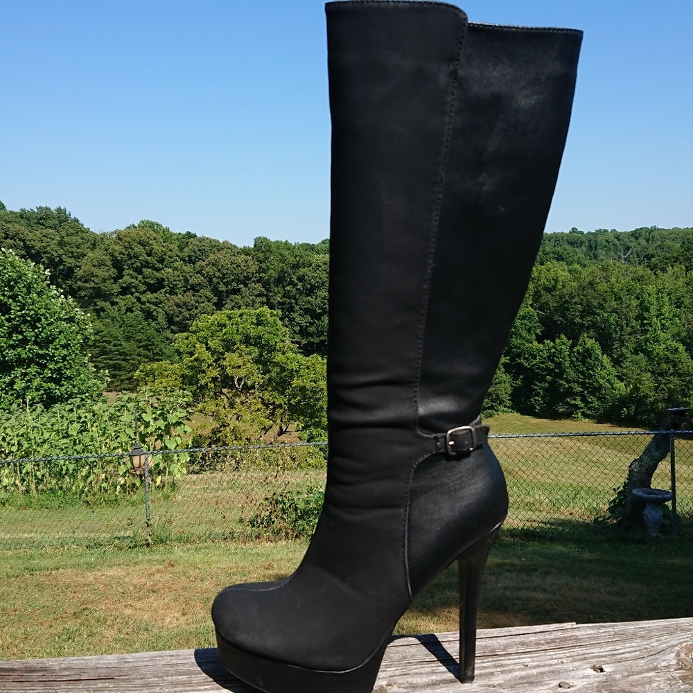 Mossimo Black Boots 🔥
